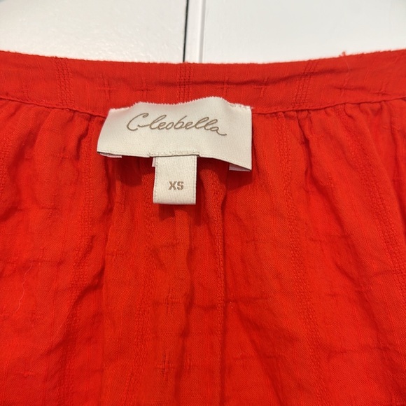 Red top - Picture 2 of 3